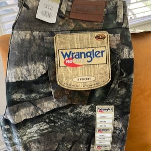 Men’s Wrangler 5 Pocket- 38 x 32